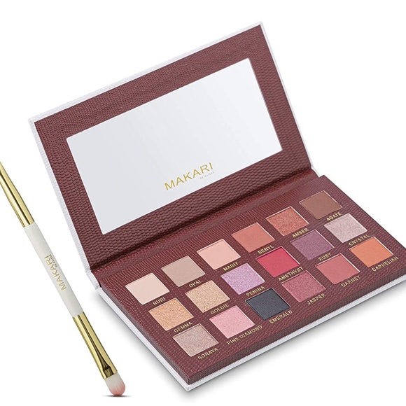 MAKARI EYE SHADOW PALETTE Plus Makeup bag Limited Edition NWT - Picture 2 of 14